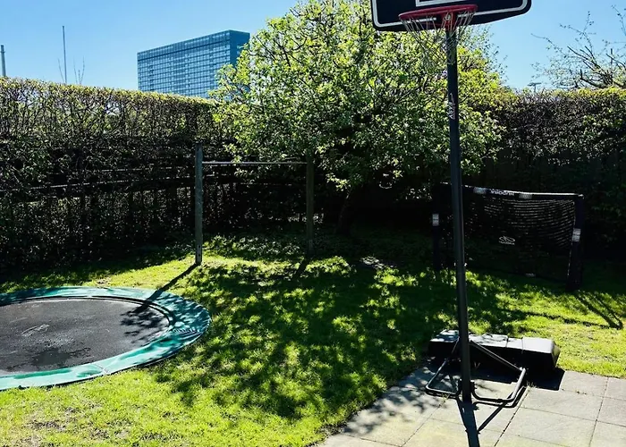 Haus Mit Garten - Im Villenviertel & Zentral Dom wakacyjny *